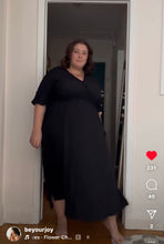 Load image into Gallery viewer, Bloomchic Black Maxi 18-20