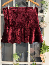 Load image into Gallery viewer, Crushed Velvet Skirt 1X