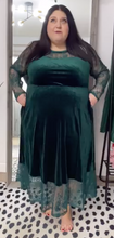 Load image into Gallery viewer, Bloomchic Emerald Velvet and Lace Dress 22/24