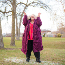 Load image into Gallery viewer, Torrid maroon full-length coat with faux fur trim 6X