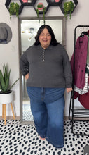 Load image into Gallery viewer, H&amp;M Lightweight Pullover in Grey 4X
