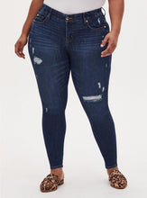 Load image into Gallery viewer, Torrid Skinny 22R
