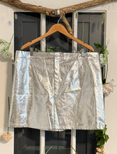 Load image into Gallery viewer, Shein Silver Mini Skirt 4X
