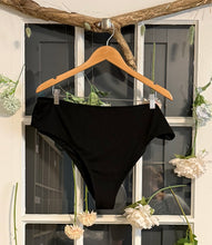 Load image into Gallery viewer, Cider Curve Black Ribbed Bikini 4X
