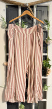 Load image into Gallery viewer, Torrid Orange &amp; White Striped Set 4X
