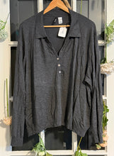 Load image into Gallery viewer, H&amp;M Lightweight Pullover in Grey 4X
