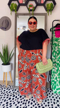 Load image into Gallery viewer, Ulla Popken Black Tee with Fringe Sleeves 24/26

