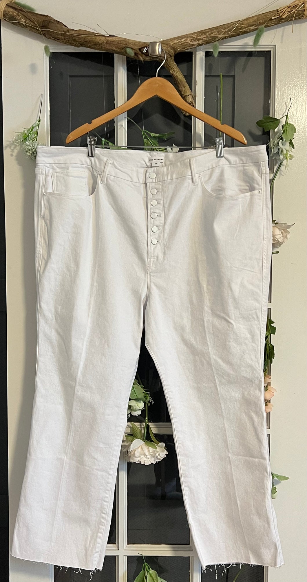 Good American - Good Curve Straight White Denim 26