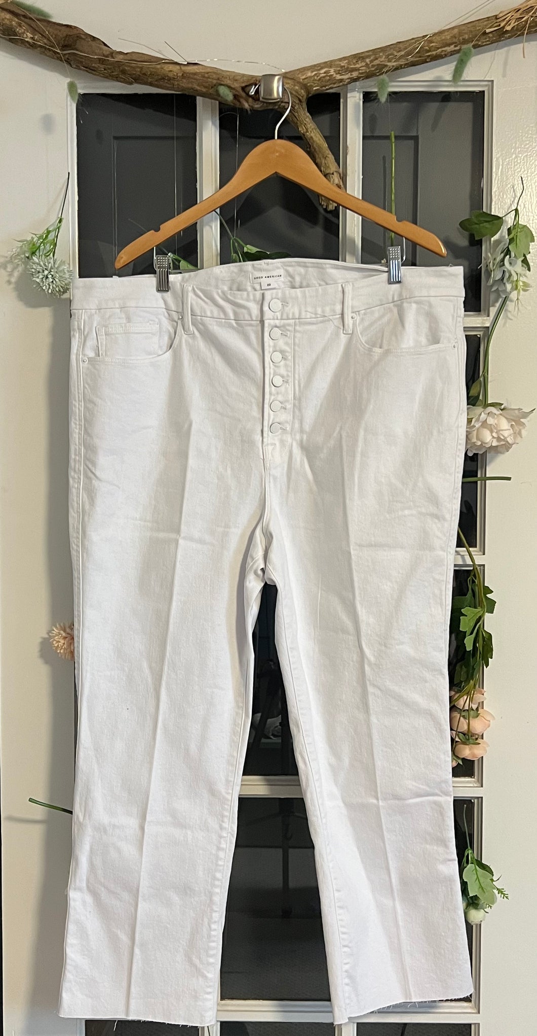 Good American - Good Curve Straight White Denim 22