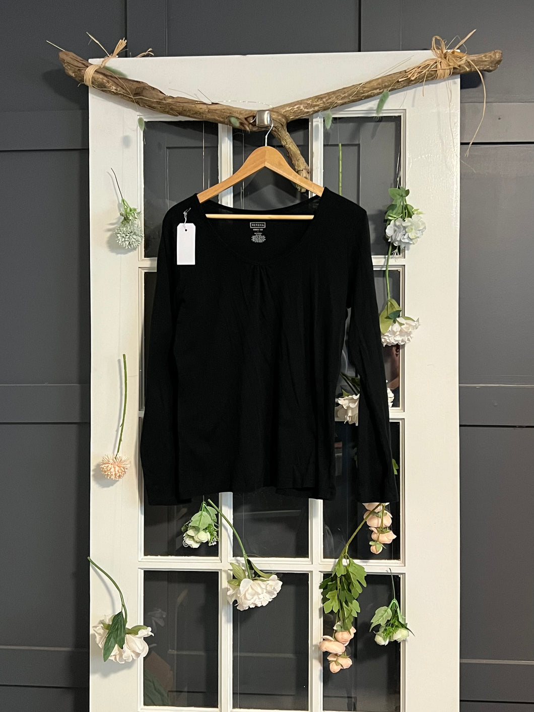 Black Long-Sleeved Shirt L