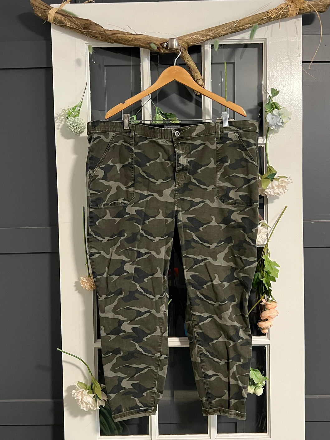 Torrid Camo Jeans 26