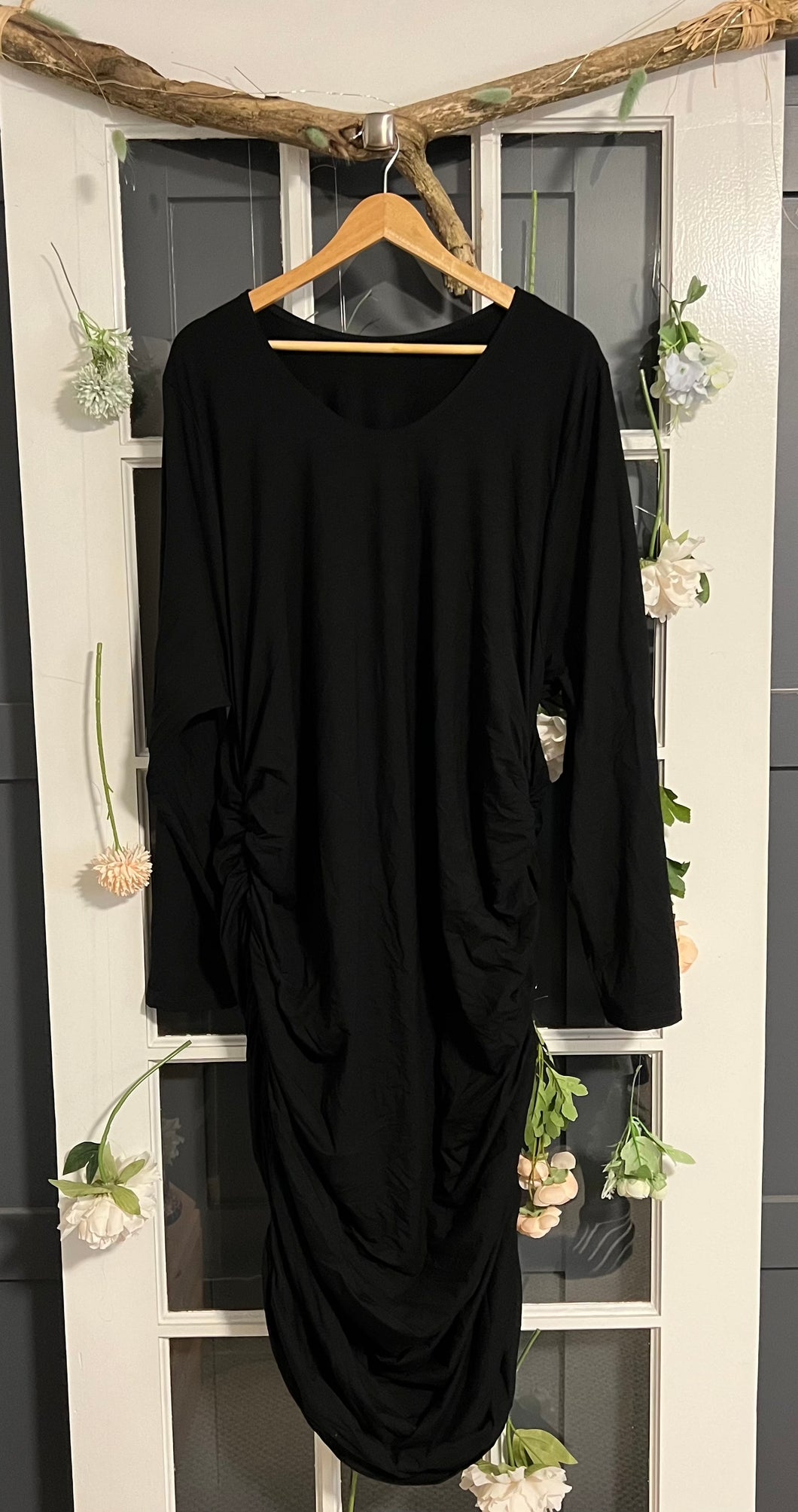 Black Long-Sleeved Maxi with Side Rushing 6X