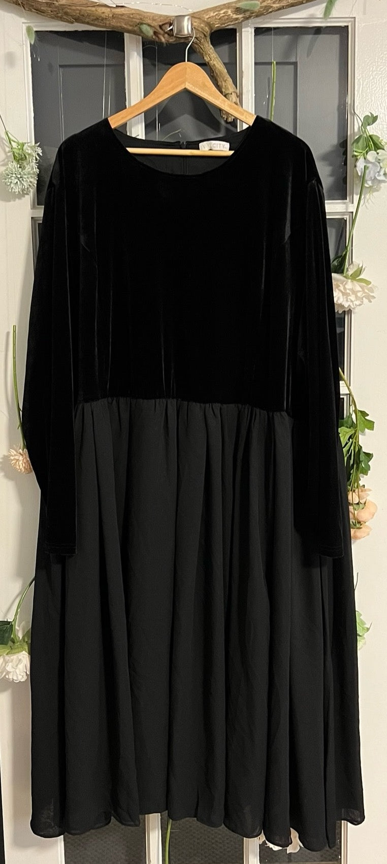 Ivy City Co. Black Babydoll Dress with Velvet Top 6X