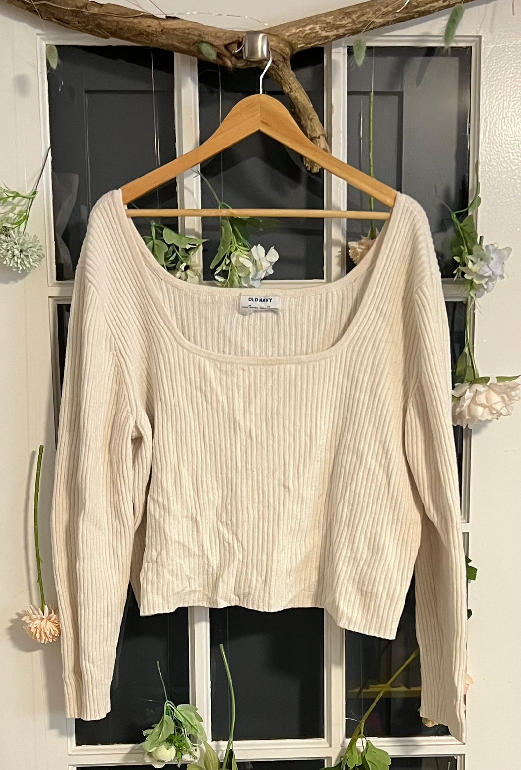 Old Navy Cream Sweater XXL