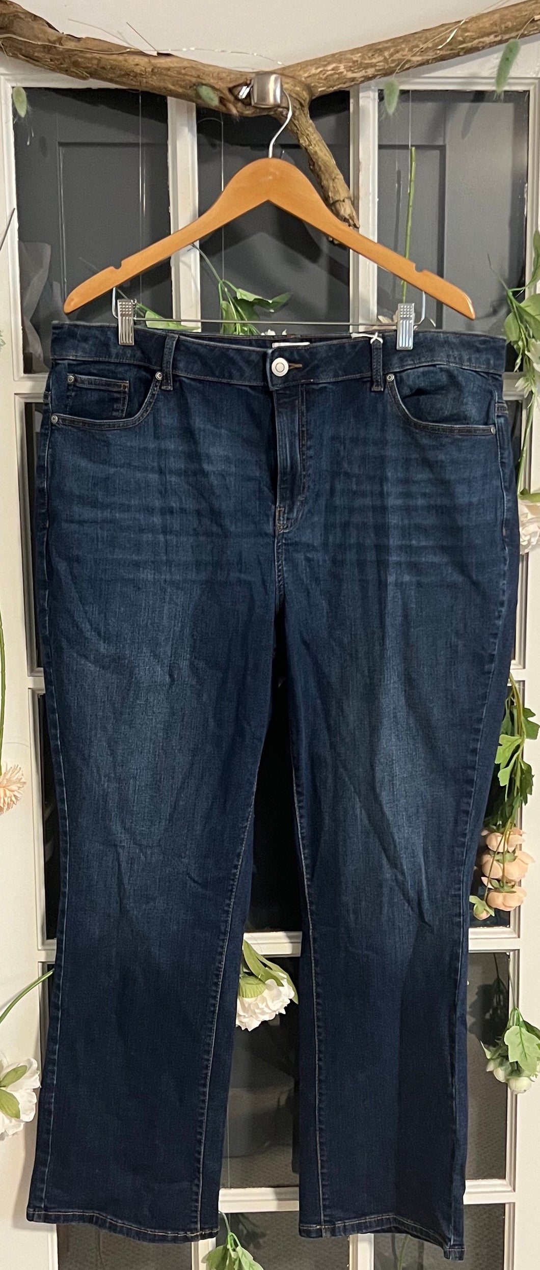 Penn. Curvy Denim 22