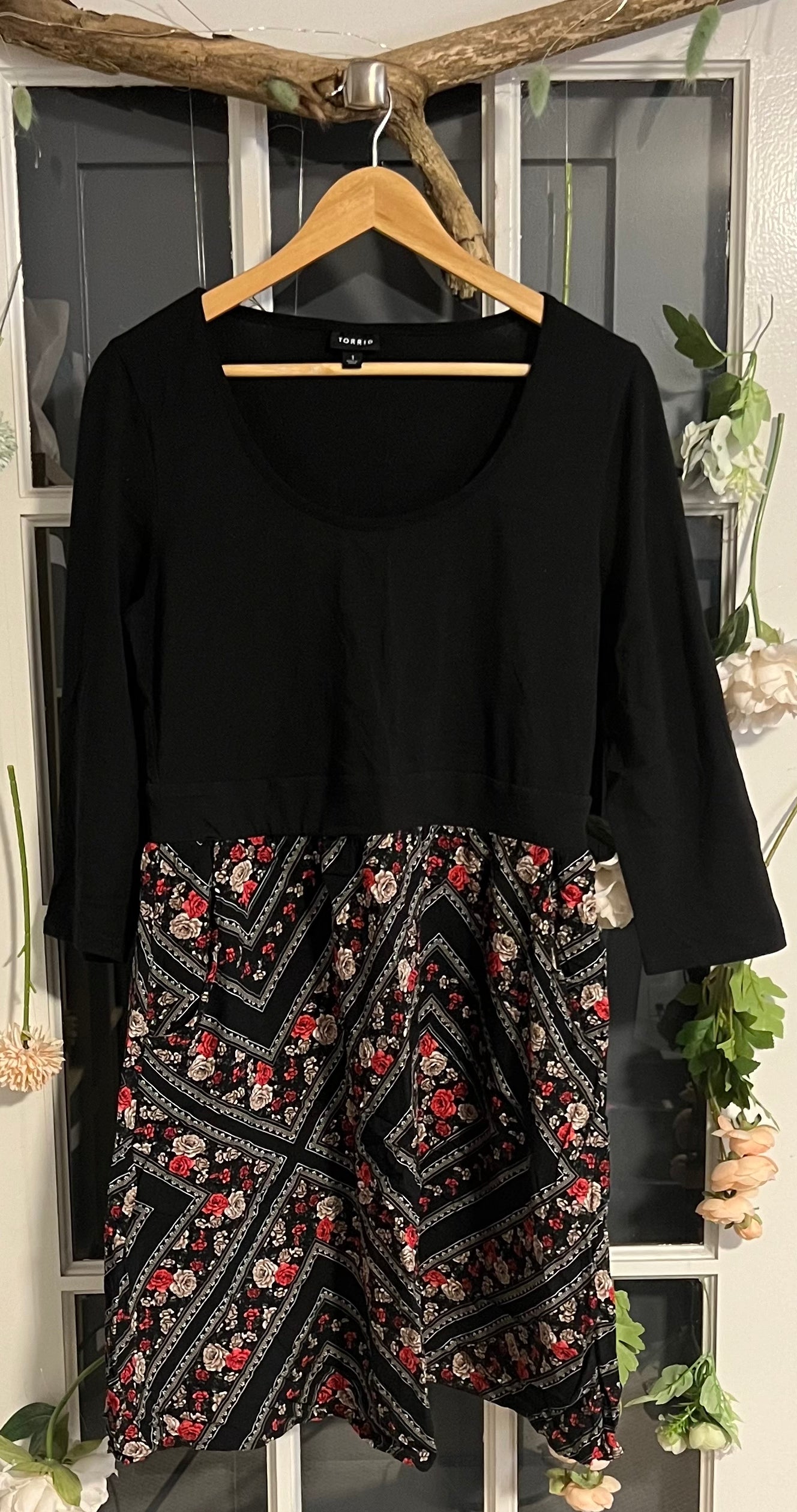 Torrid Black and Floral Dress 1X – Curvy Thrift Co