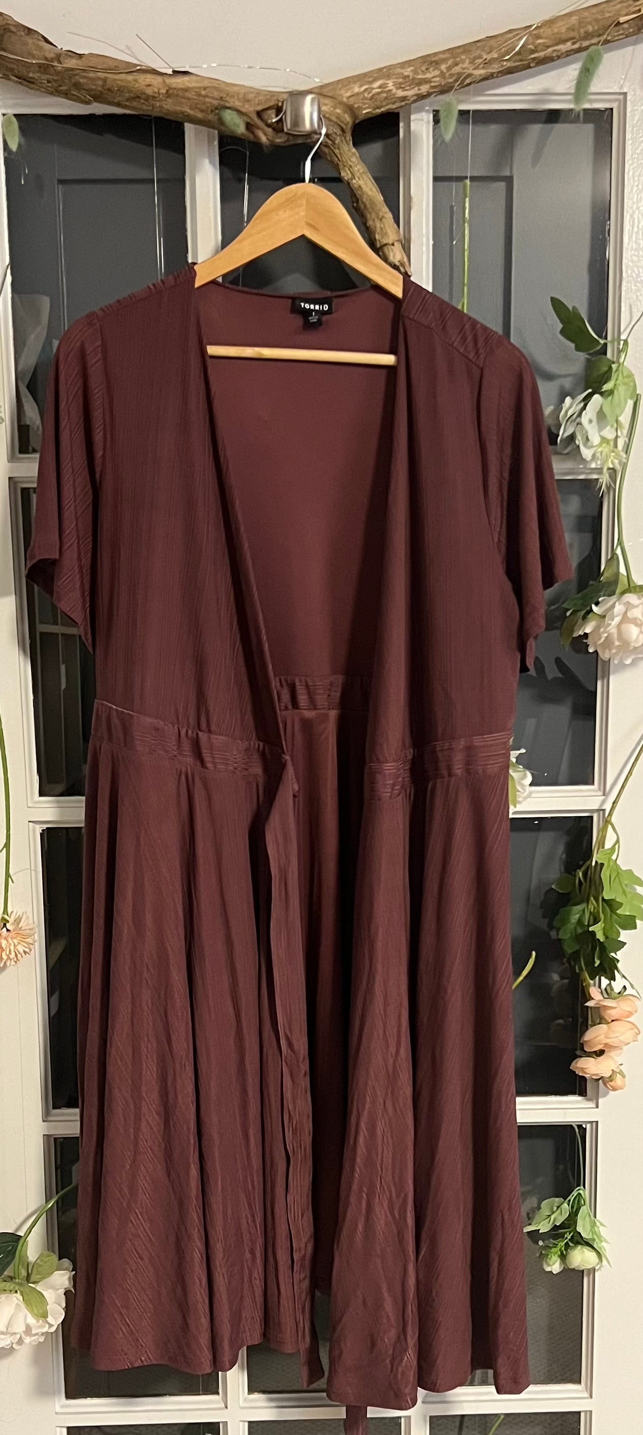 Torrid Merlot Wrap Dress 1X – Curvy Thrift Co