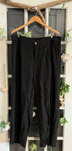 Load image into Gallery viewer, Torrid Black Linen Pants 20T
