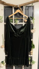 Load image into Gallery viewer, Emerald Velvet Dress 3X
