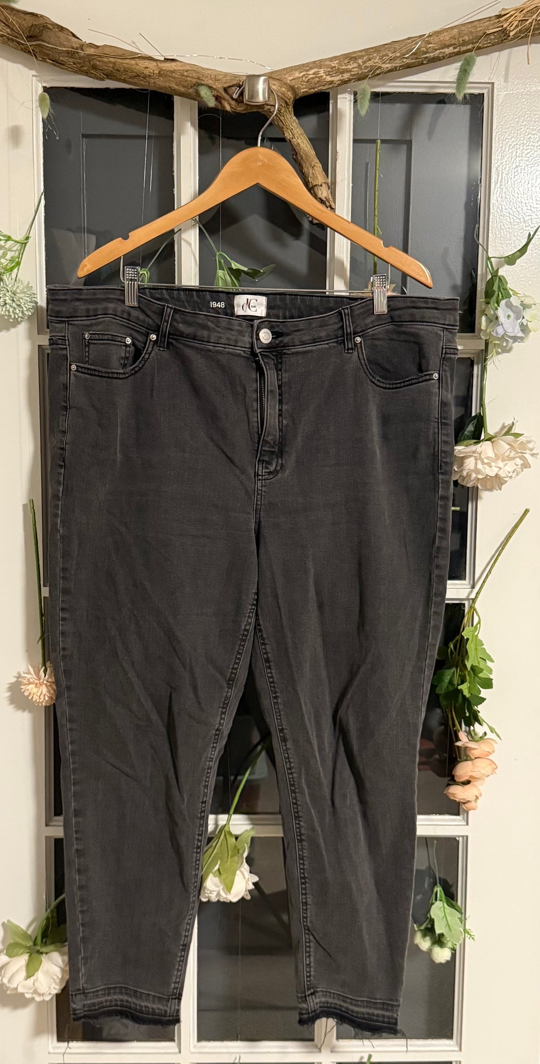 Penn DC Jeans in Dark Grey 22