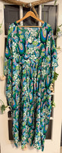 Load image into Gallery viewer, Unique Vintage Printed Kaftan O/S
