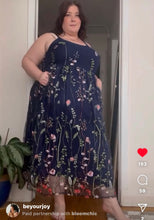 Load image into Gallery viewer, Bloomchic Navy Floral Dress 22-24
