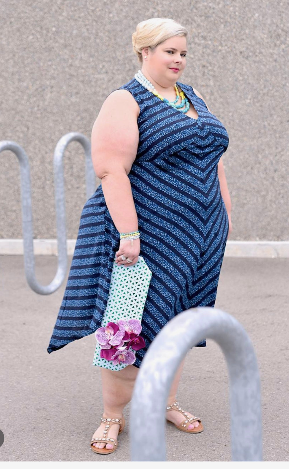 Navy blue striped sleeveless dress 24W