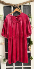 Load image into Gallery viewer, Ivy City Co. Pink Velvet Dress with Bows 4X
