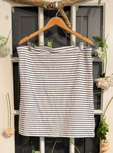Load image into Gallery viewer, Torrid Striped Crop Top 3X
