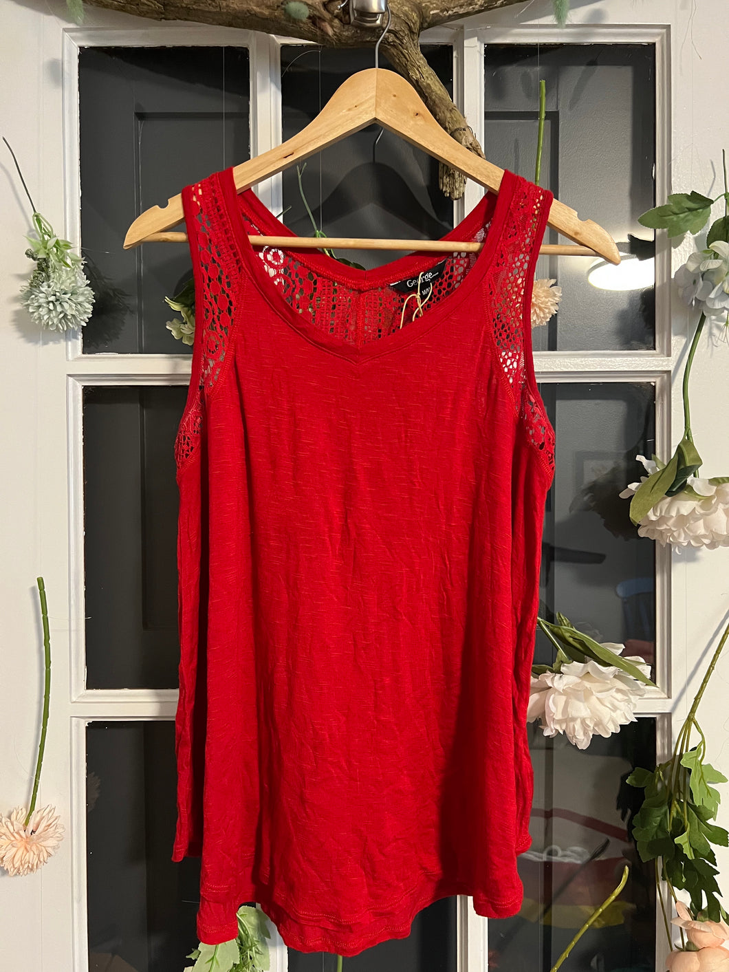 Red Sleeveless Top M