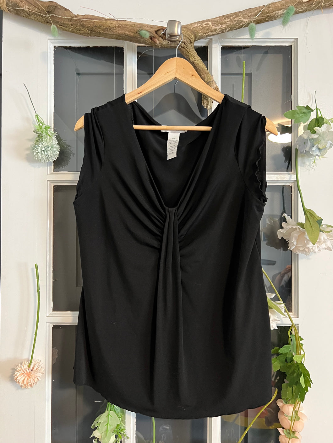 Black Sleeveless Top XL