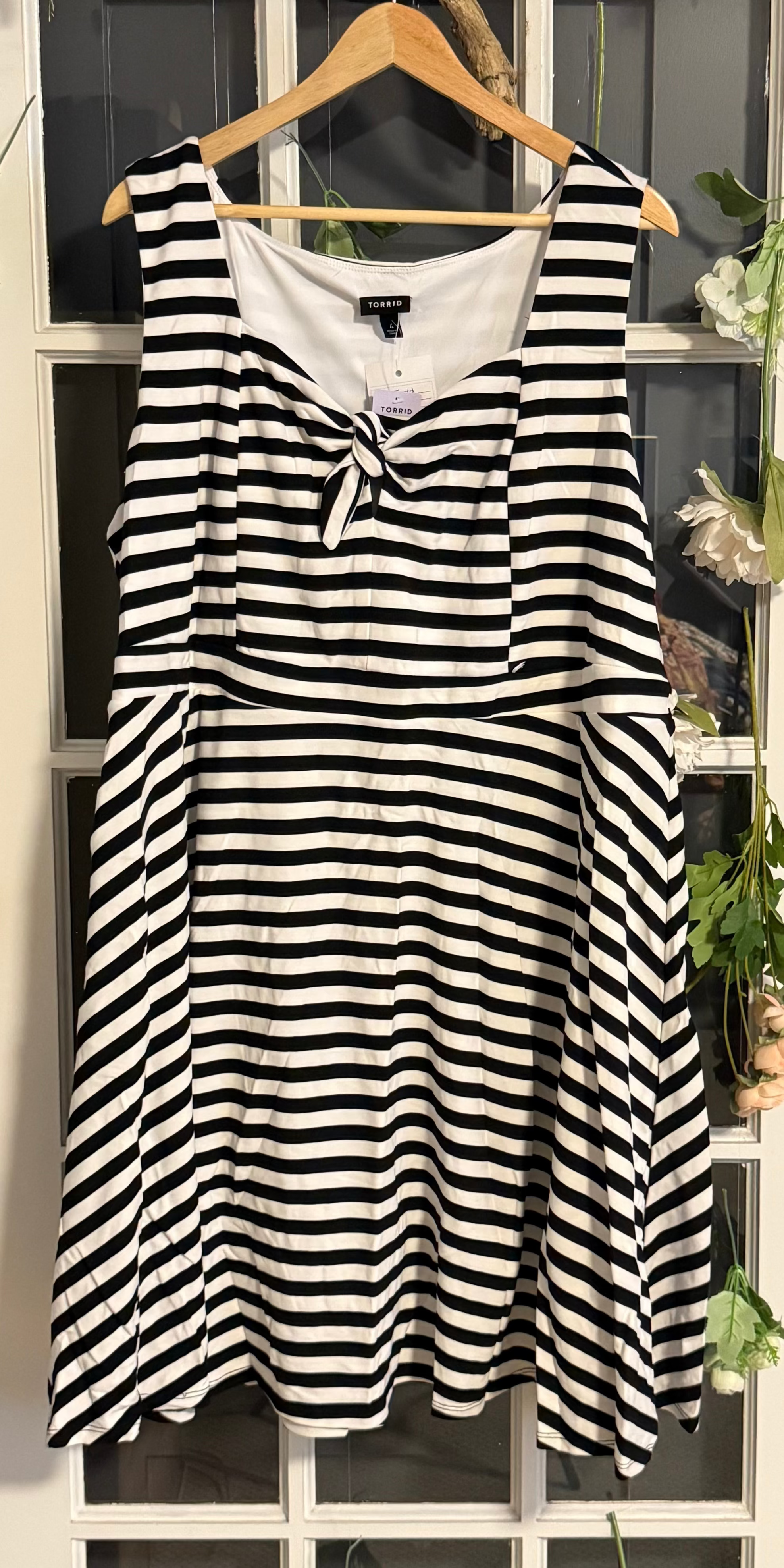 Torrid black and white striped skater dress 4X – Curvy Thrift Co