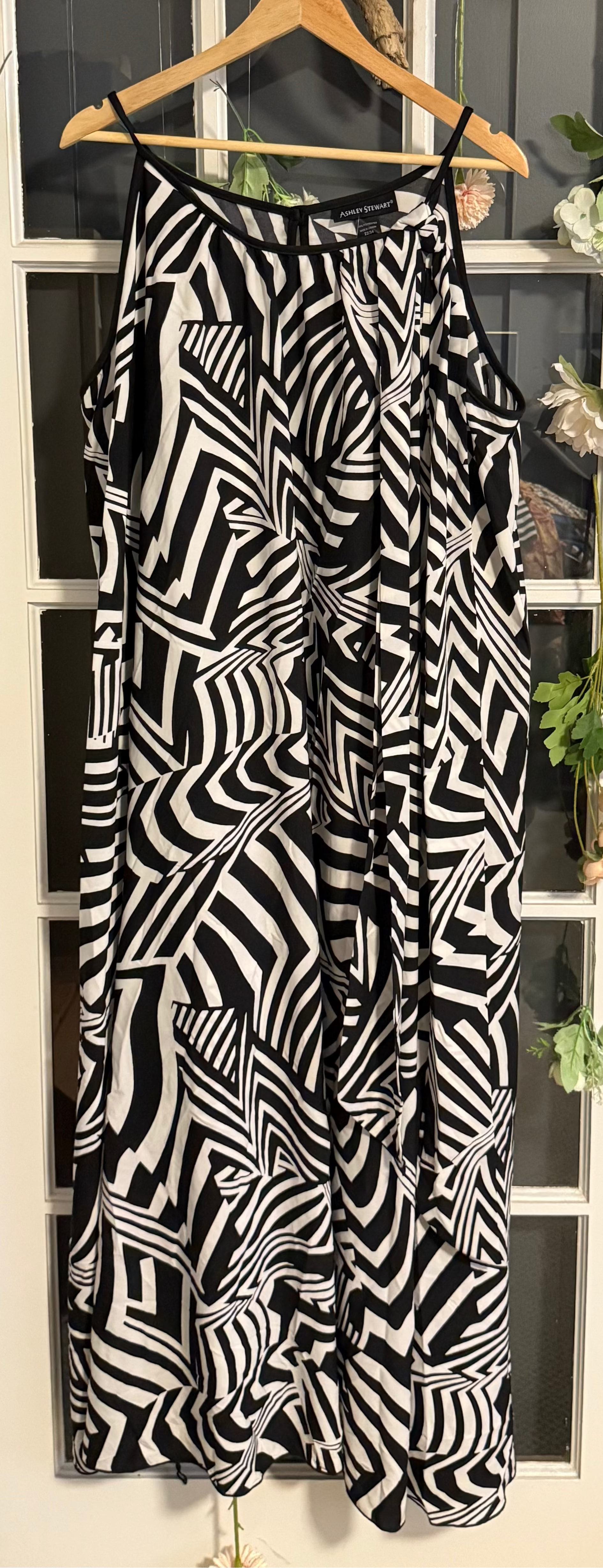 Ashley Stewart black and white maxi dress 22/24 – Curvy Thrift Co Ashley Stewart black and white maxi dress 22/24 – Curvy Thrift Co