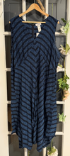 Load image into Gallery viewer, Navy blue striped sleeveless dress 24W
