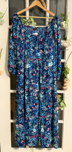 Load image into Gallery viewer, Pipa Fashion blue floral maxi dress 4X 24/26
