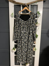 Load image into Gallery viewer, Black Floral Dress 3X
