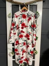 Load image into Gallery viewer, White Floral Dress 4X
