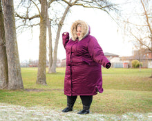 Load image into Gallery viewer, Torrid maroon full-length coat with faux fur trim 6X
