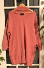 Load image into Gallery viewer, Soft Pink Sweater 22/24
