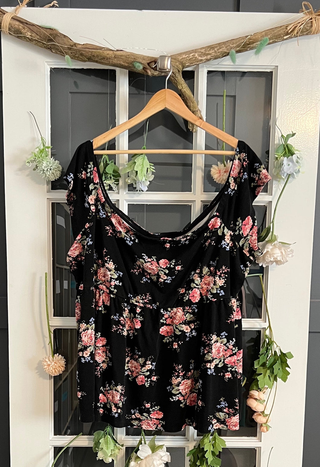 Black Floral Off-Shoulder 5X