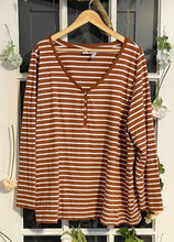 Load image into Gallery viewer, Brown &amp; White Striped Long Sleeve Shirt 24/26
