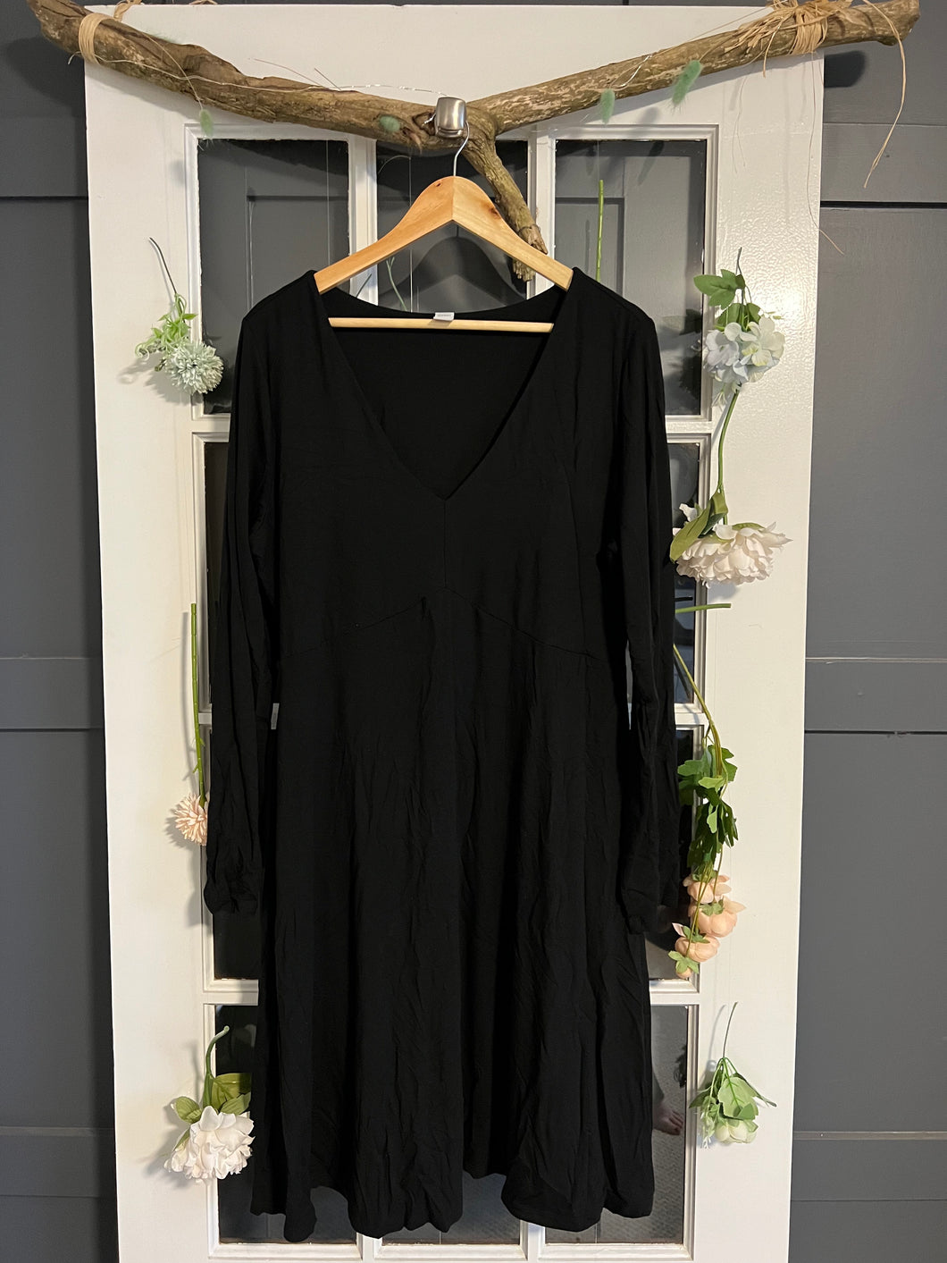 Black Long-Sleeved Maxi XL