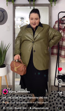 Load image into Gallery viewer, Olive Green Leather Blazer 24/26
